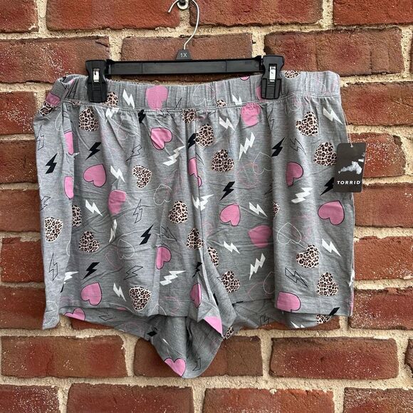 TORRID Super Soft Sleep Shorts Grey Hearts Bolts Print Size 5X NWT - Picture 3 of 5